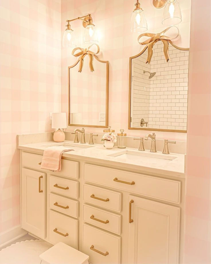 Preppy Bathroom Ideas that are Never Going Out of Style