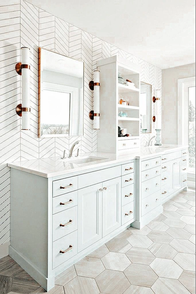 Preppy Bathroom Ideas that are Never Going Out of Style