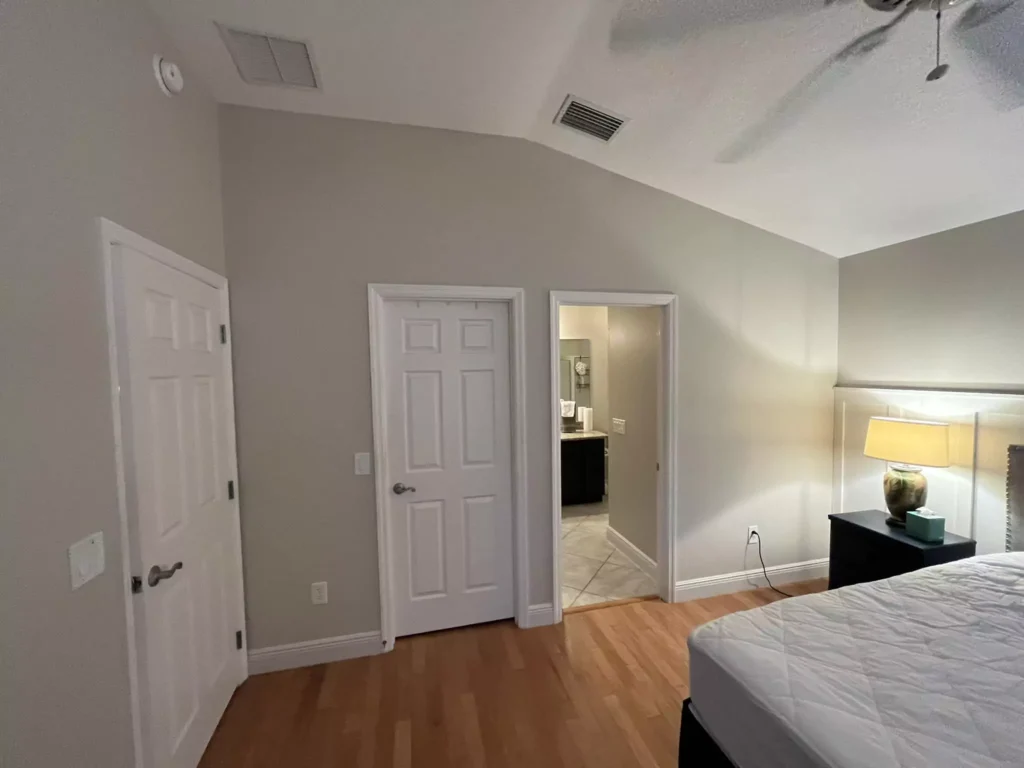 Natural Tan SW 7567 Sherwin-Williams- in bedroom