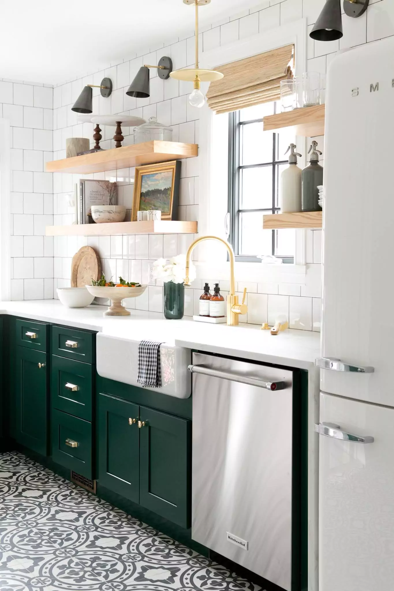 Super White OC-152 Benjamin Moore

