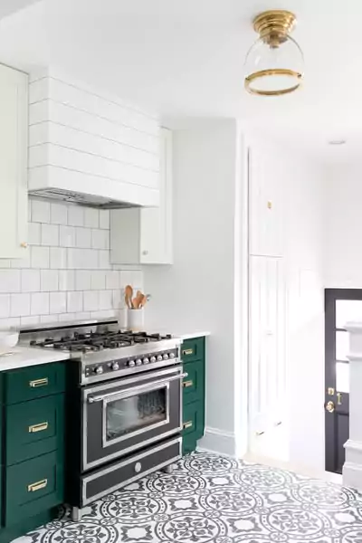 Super White OC-152 Benjamin Moore

